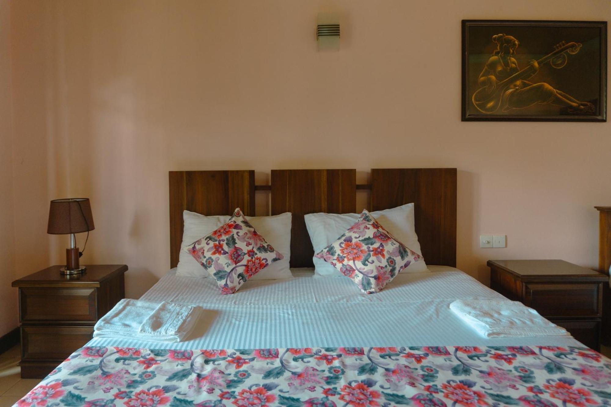 Bigcity Villa - Airport Transit Hotel Katunayaka Buitenkant foto