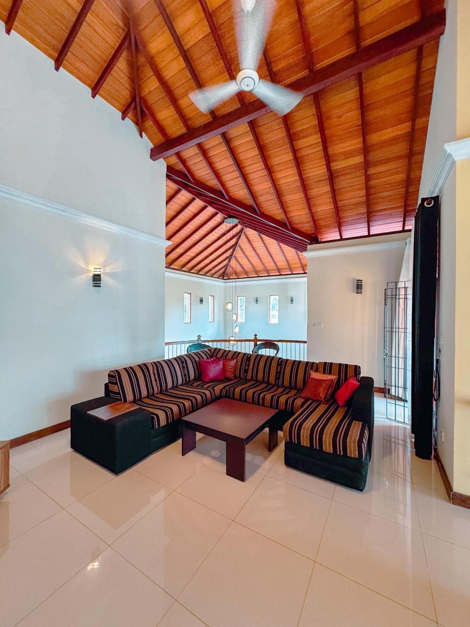 Bigcity Villa - Airport Transit Hotel Katunayaka Buitenkant foto